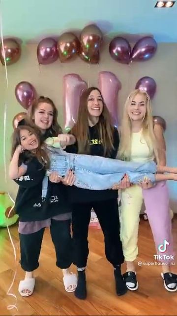 А кого это сегодня день рождение?? смотреть онлайн