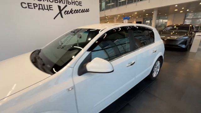 Opel Astra Family, 2013 год смотреть онлайн