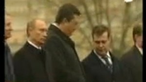 Янукович.Прикол.Будешь семечки