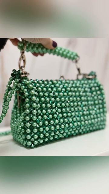 Сумка из бусин на фермуаре цвета свежей мяты смотреть онлайн