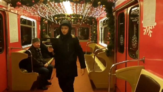 Эволюция дизайна новогоднего поезда Еж3/Ем-508Т. Все вар смотреть онлайн