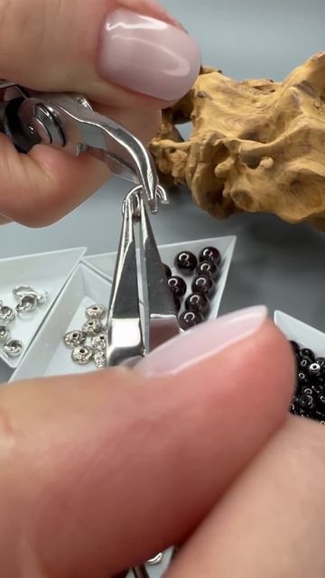 Процесс создания браслета из граната и оникса за пол м