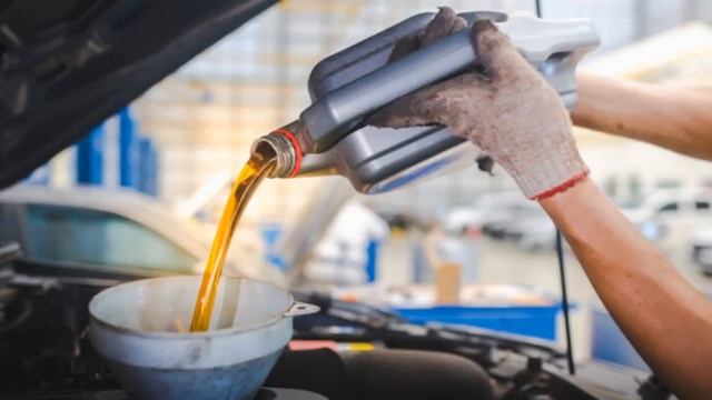 Что будет если залить Масло в ДВИГАТЕЛЬ выше уровня! смотреть онлайн