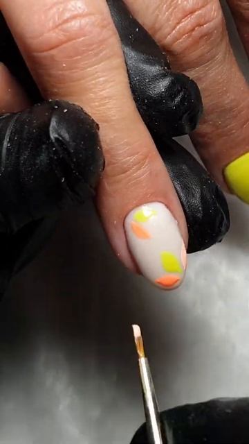 Простой и легкий маникюр 🌿#shorts смотреть онлайн