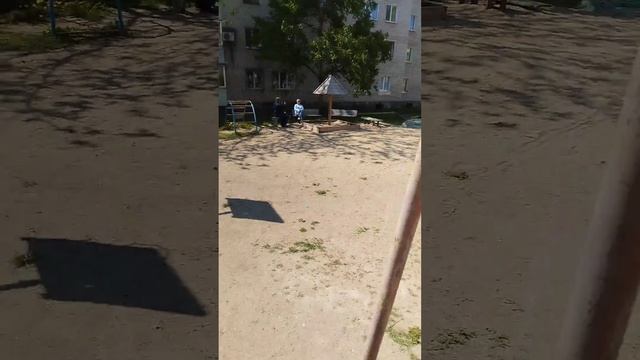 Что видит человек прыгающий с качели? смотреть онлайн