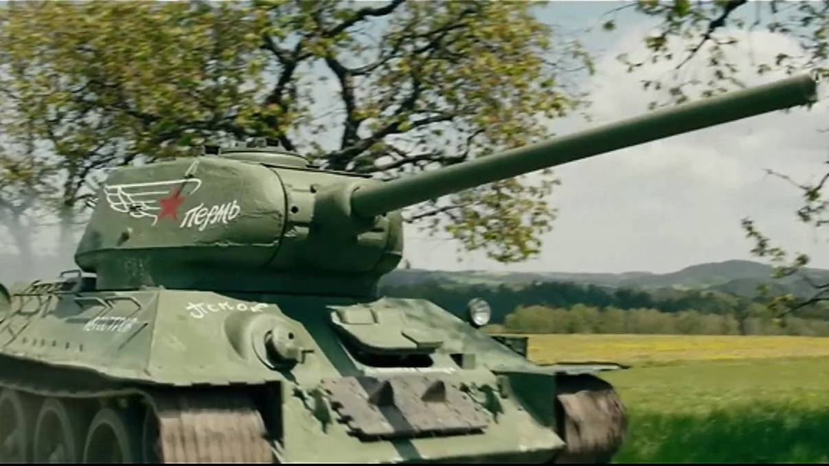 Мощное танковое сражение (Т-34)