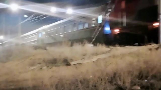 Тэп70бс-129 с поездом 123ф волгоград ташкент Снимал 14.03 смотреть онлайн