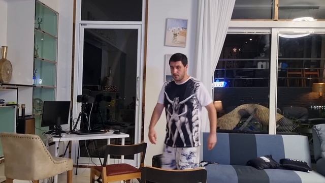 ролик "Хорошо быть богатым и иметь много женщин" смотреть онлайн