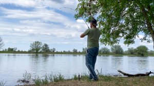 РЫБА, КОСЯКАМИ, ПРЁТ НА НЕРЕСТ! ПОДВОДНЫЕ КАДРЫ. ЛОВЛЯ САЗАНА НА ЖМЫХ. Такого паводка ещё не было.