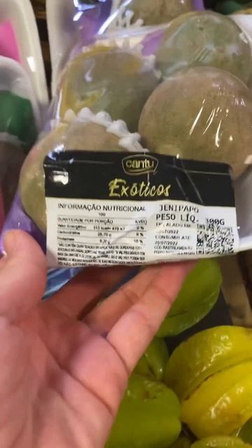 Фрукты в магазине. Бразилия, Флорианополис смотреть онлайн