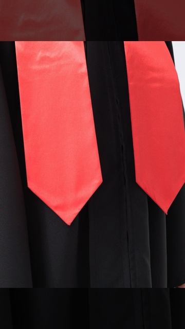 Мантия выпускника с галстуком - цвет красный