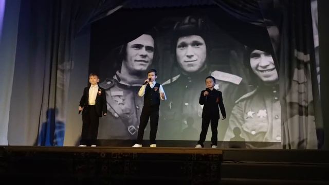 Три танкиста. поют Братья Щербединские  80лет Победы