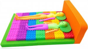 ЛЕПИМ ДОМИК ДЛЯ КУКОЛ ДЕТСКАЯ МЕБЕЛЬ МУЛЬТИКИ ДЛЯ ДЕТЕЙ КАНАЛ ИГРАЛКИ-ЗАЛИПАЛКИ