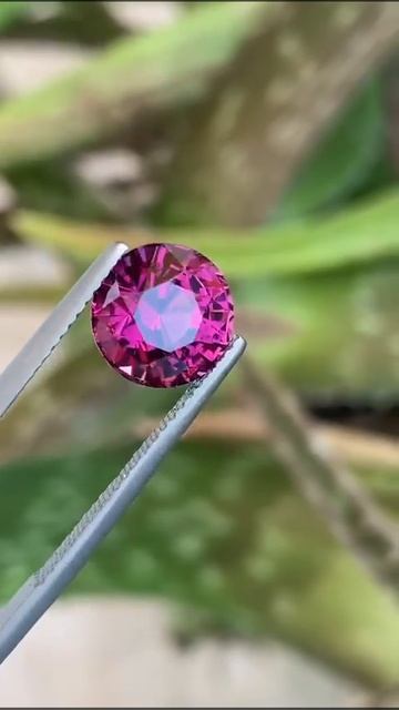 Гранат умбалит ! Он же родолит из Танзании!