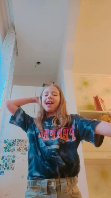 первое видео, если что меня зовут Ксюша смотреть онлайн