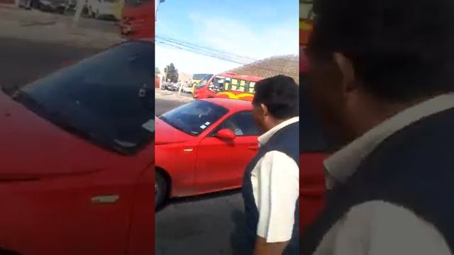 Девушка жестко протаранила автомобиль бывшего парня. И смешно, и грусно смотреть онлайн