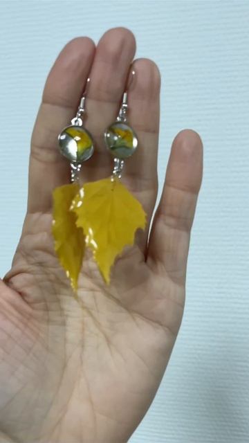 Серьги и кулон из листочка Березы в смоле смотреть онлайн