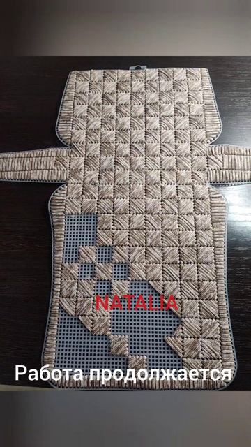 Вышивка на пластиковой канве. Узор 