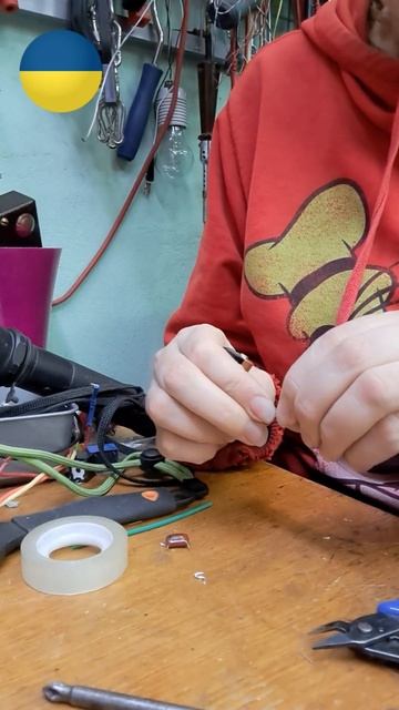 Фонарик из батареек. Минимум затрат-максимум пользы. смотреть онлайн