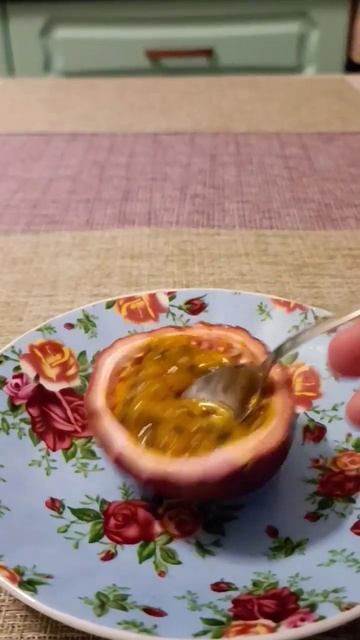 Ем маракую! #еда #кушать #shortsvideo #ем #вкусно смотреть онлайн