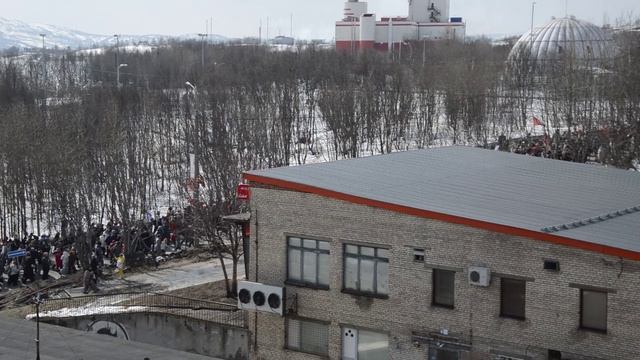 Шествие колонны Бессмертного полка в Мурманске (2025) смотреть онлайн