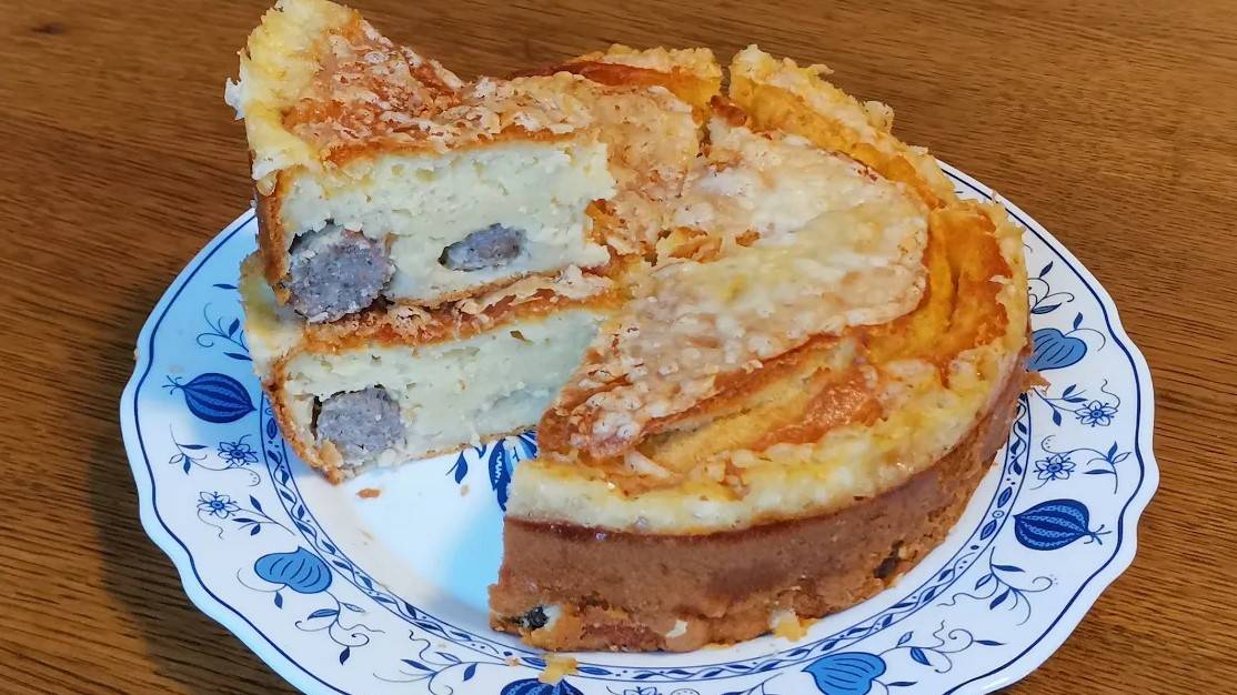 Рецепт заливного пирога в духовке. Пирог с фаршем. Простой пирог с мясом