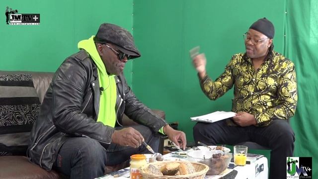 ESA (Stephan DAYAS) Dans Le BOEUF-BOURGUIGNON De JACKY M.