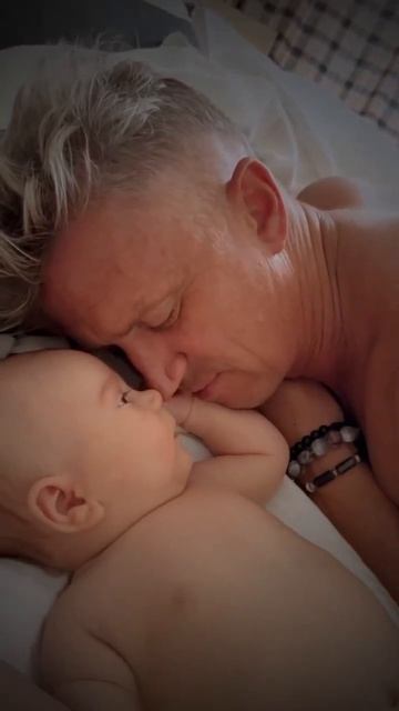 Безусловная любовь . Отец и сын. Что может быть милее ???