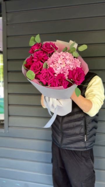 Сочный, ммм🥰#розы #осеннийбукет #flowers #гортензия #bouquet # смотреть онлайн