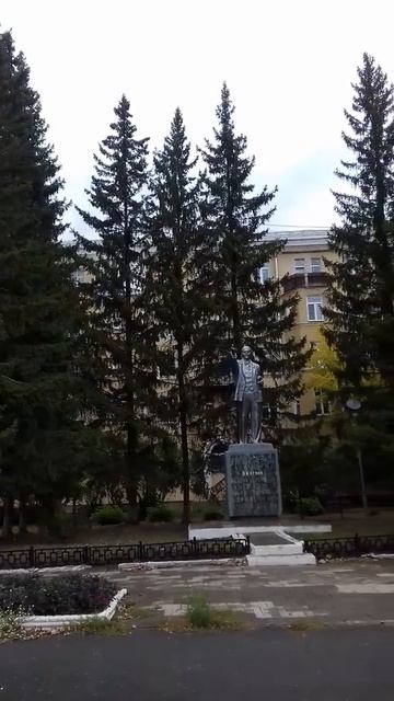 Каменск-Уральский. Памятник В.И. Ленину. смотреть онлайн