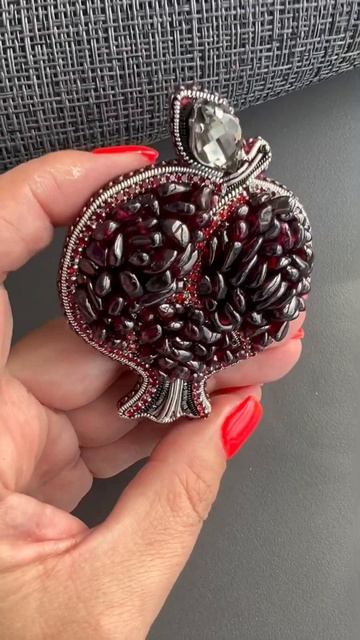 Брошь «Гранат»3500₽ #авторскиеукрашения #украшения #бр? смотреть онлайн