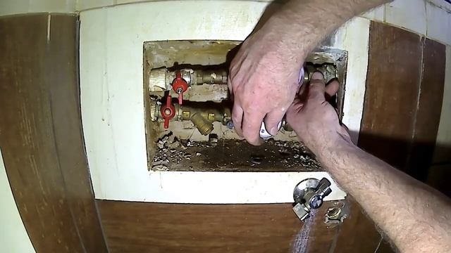 По закону имеем право. Замена счетчика воды самостоятельно. смотреть онлайн