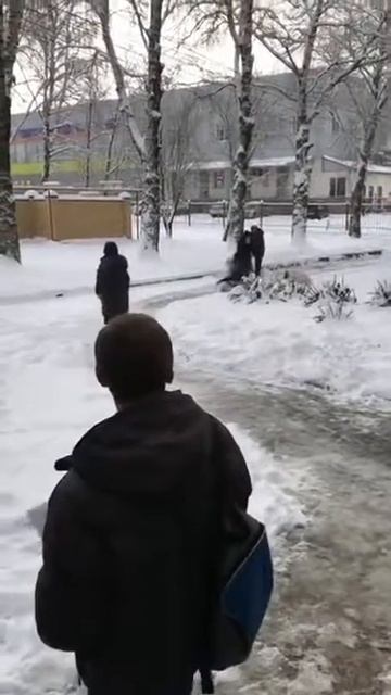 Уличный борец против девушки смотреть онлайн