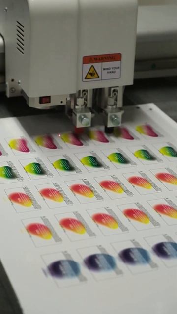 Плоттерная резка этикеток - Типография МДМпринт смотреть онлайн