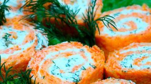 Рулет из моркови с сыром и зеленью. Нежный и очень вкусный.