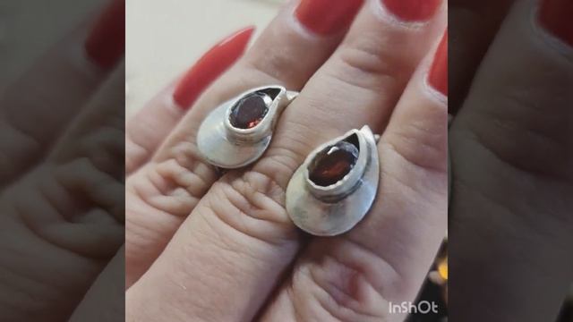 Серьги с гранатами. Серебро 925. 2500