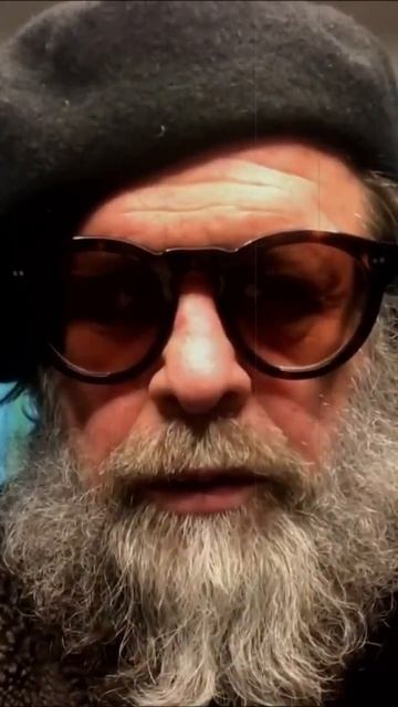 «Я памятник себе воздвиг нерукотворный. Я выпил и стою смотреть онлайн