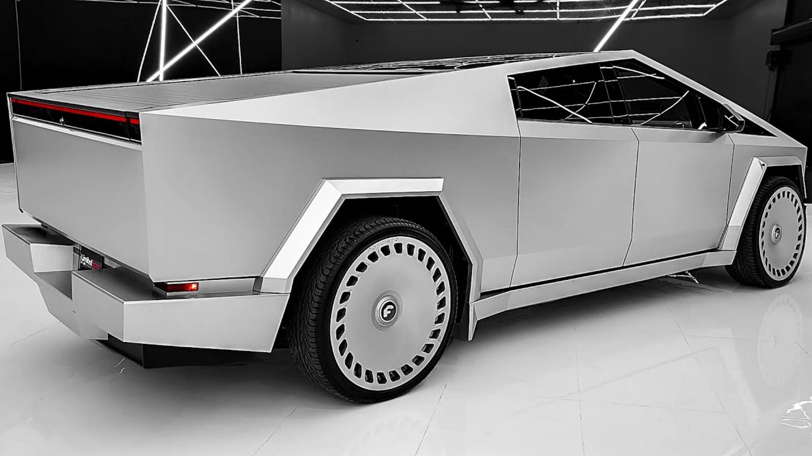 Что Скрывает ТЕСЛА КИБЕРТРАК? Шокирующие Детали и Секреты 2025 смотреть онлайн