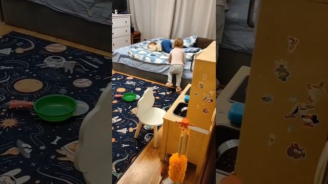 Миссия втихаря поесть пластилин, а ваши дети так делаю смотреть онлайн