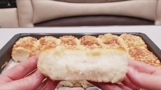 Съедается так быстро что не успеваешь заметить!!!Обожаю это тесто!!! смотреть онлайн