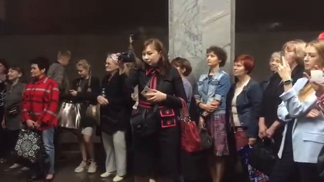 "Хоровой экспресс" в нижегородском метро_2 смотреть онлайн