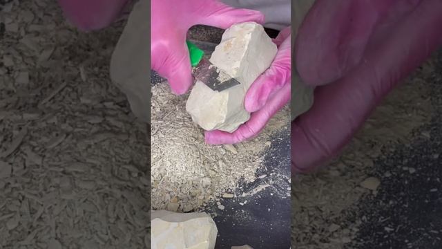 Расслабляющее видео. Обожаю чистить глину и мел. Угада смотреть онлайн