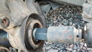 замена ступичного подшипника на  Hyundai Solaris 1го поколения.