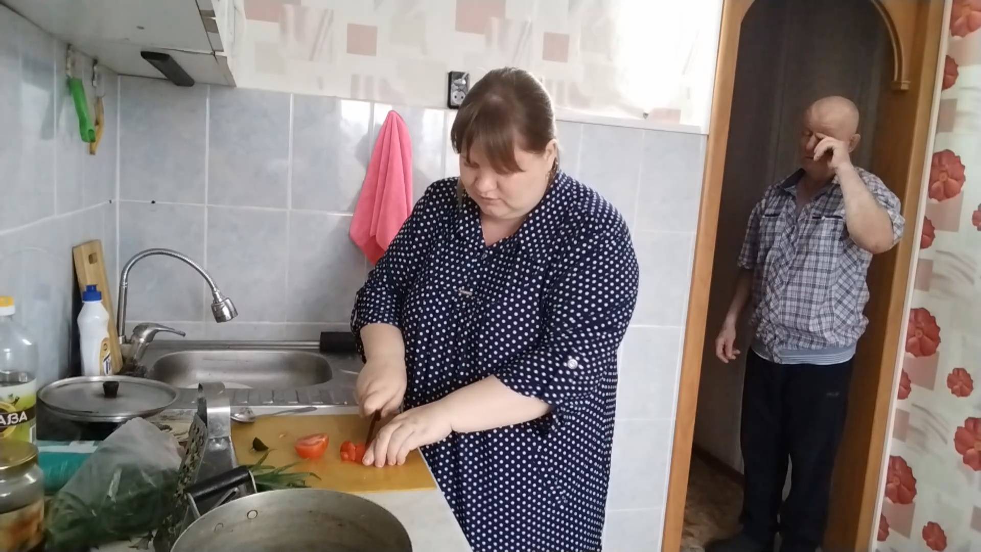 ПРОСТАЯ ЖИЗНЬ 45 // У ПАПЫ В ГОСТЯХ// СДЕЛАЛИ ДЕЛА //КУПИЛИ НОВУЮ ПОСУДУ смотреть онлайн