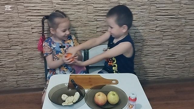 Готовим фруктовый салат. Алиса 6 лет, Ильдус 7 лет смотреть онлайн