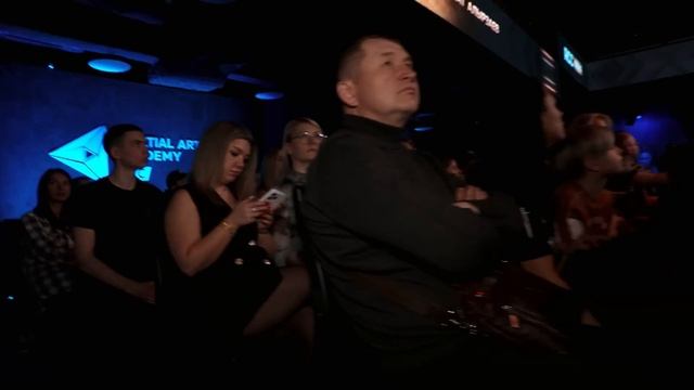 Заруба дебютантов: Ниджат Алырзаев vs Артем Зиновьев. Путь в RCC Boxing смотреть онлайн