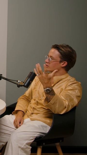 Социальный капитал важнее денег? #vladbykov смотреть онлайн