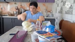 Домашний влог #готовлю огромные котлеты таз салата#все новости.