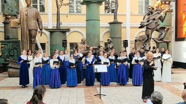 Концерт "Споёмте, друзья". Сводный хор "Московские колокольчики", хор "Благая Весть" и другие. смотреть онлайн