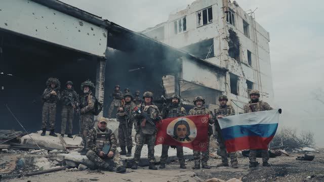 «У войны моё лицо» - Мужской хор «Русский формат», Гари смотреть онлайн